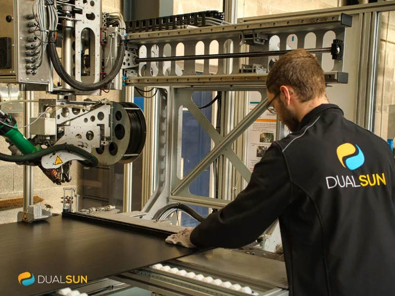 Proizvodnja DualSun solarnih panela u tvornici proizvođača